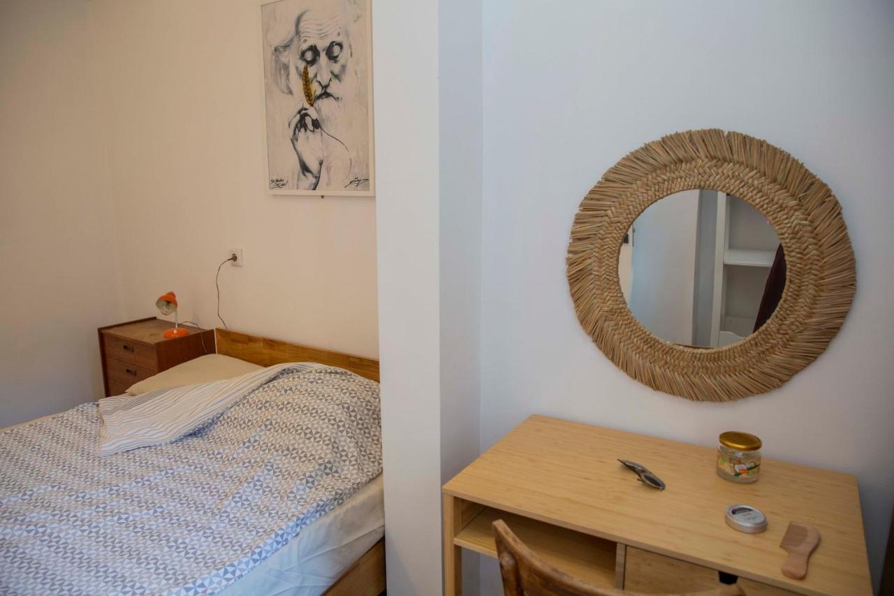 Central Sofia 3-Bedroom Apartment - Urban Art Gallery - Free Parking! エクステリア 写真