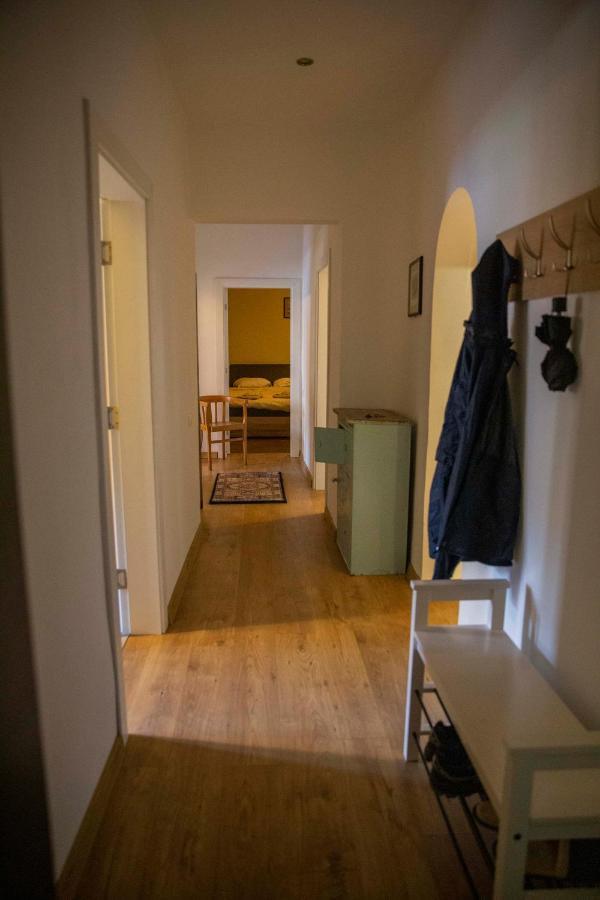Central Sofia 3-Bedroom Apartment - Urban Art Gallery - Free Parking! エクステリア 写真
