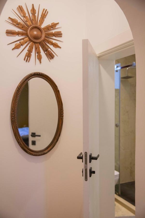 Central Sofia 3-Bedroom Apartment - Urban Art Gallery - Free Parking! エクステリア 写真