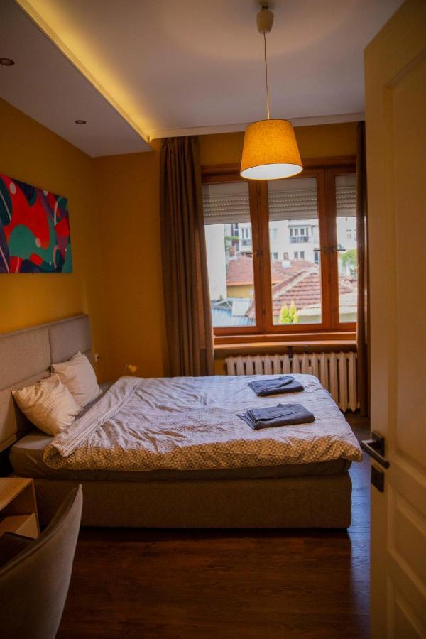Central Sofia 3-Bedroom Apartment - Urban Art Gallery - Free Parking! エクステリア 写真